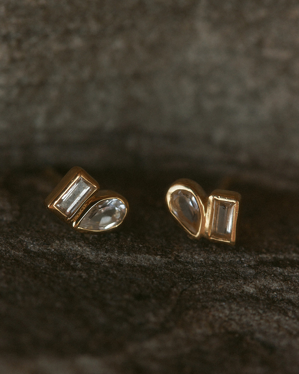 Place Studs ( 18k Gold Plated )