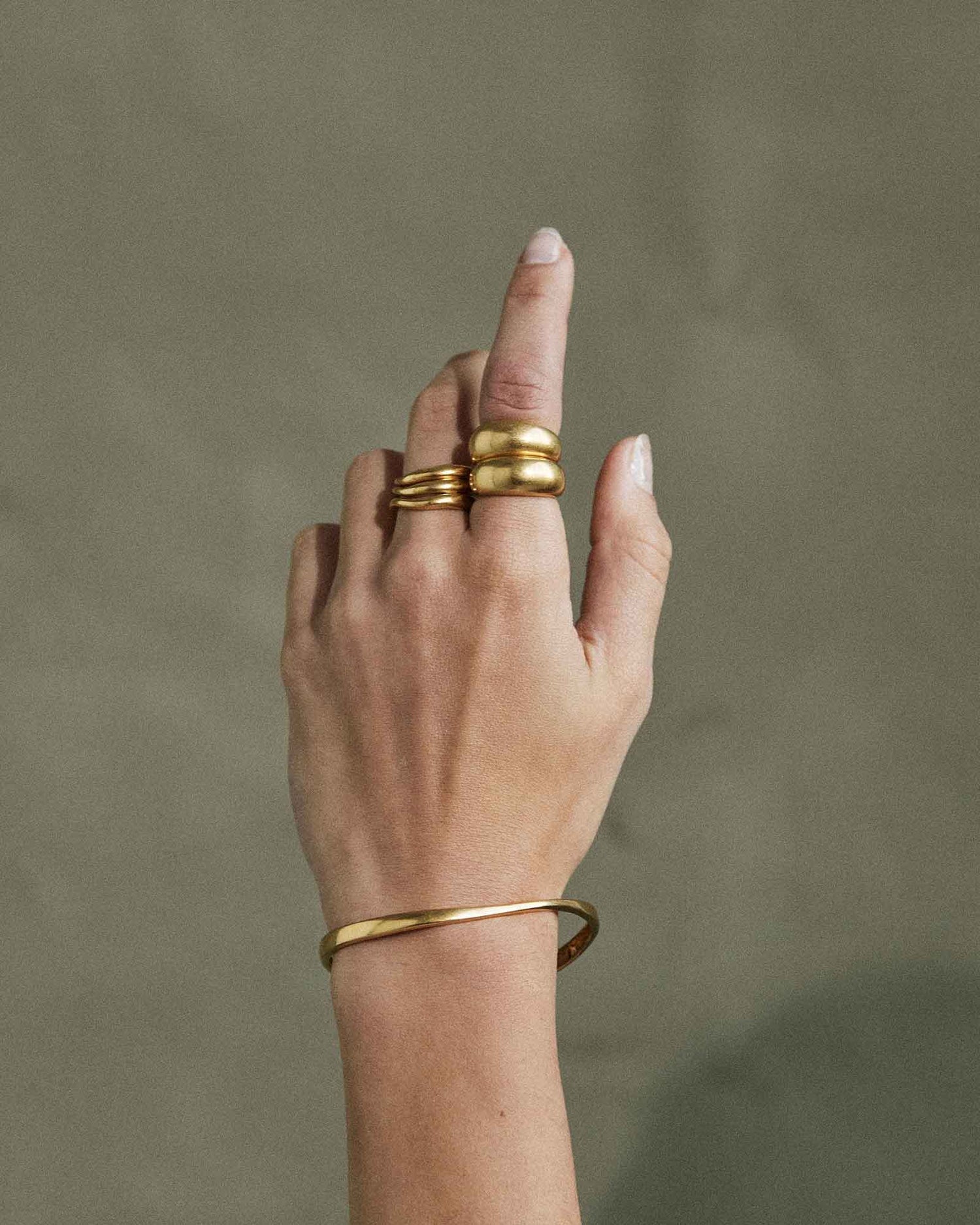 ECHO BANGLE (18K GOLD PLATED)