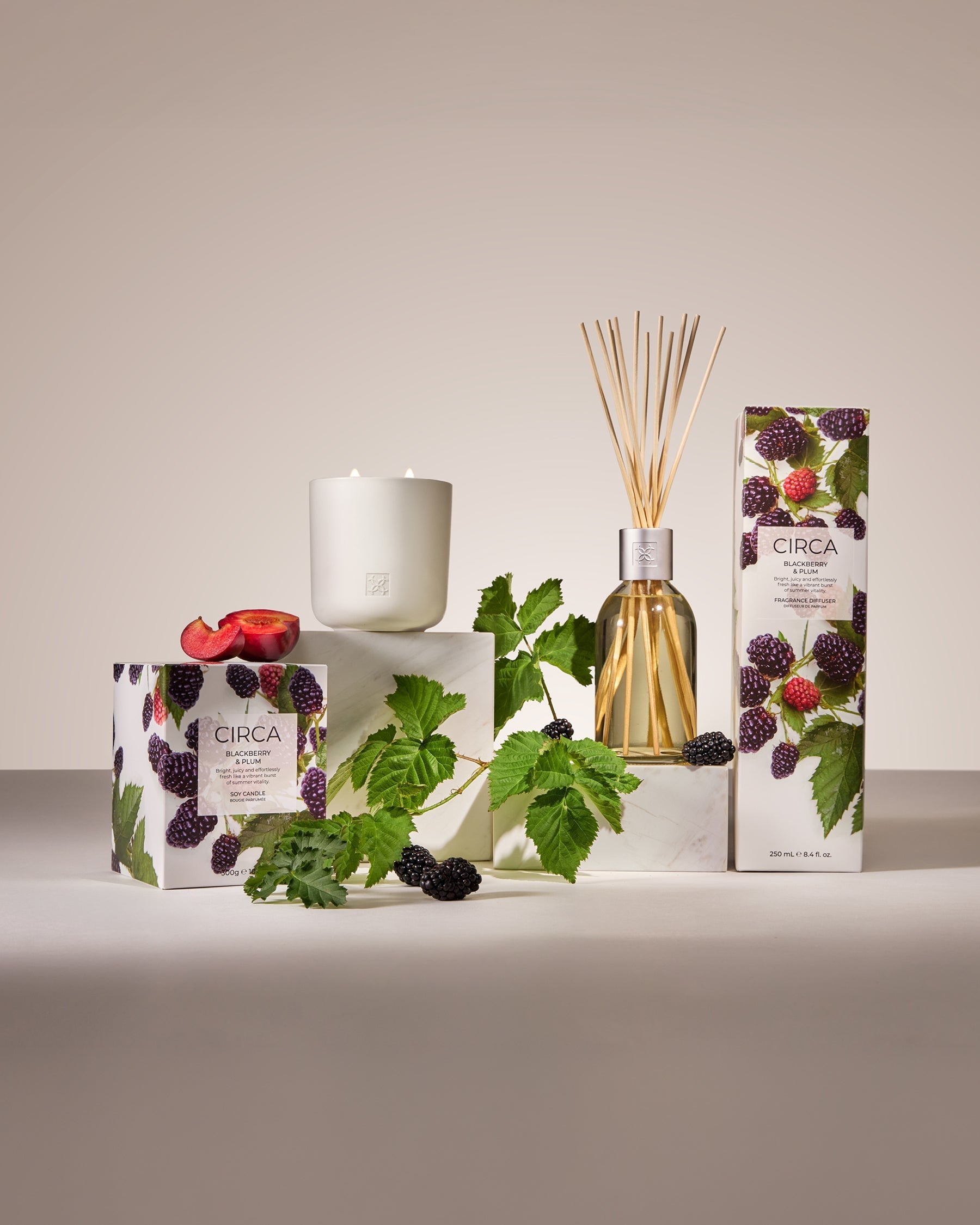 Circa - 300g Candle  - Blackcurrant & Plum