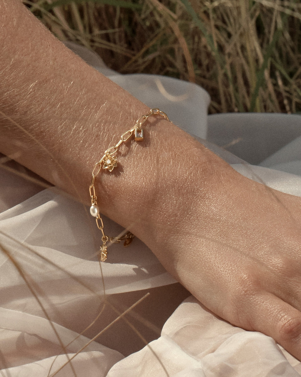 Bloom with Grace  Bracelet - 18k Gold Vermeil