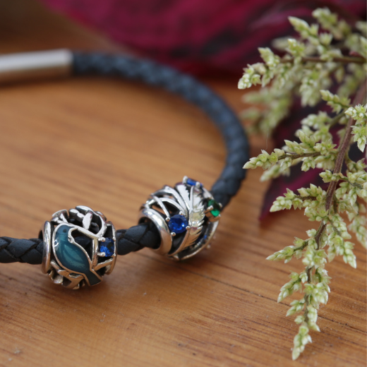 Harakeke Flax (Protection)   Enamel & Silver - Bead Charm