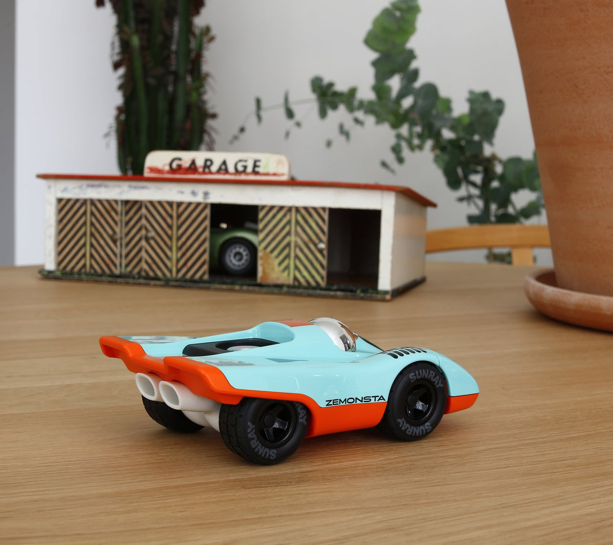 Playforever Zemonsta Klaus Tea Racing Car