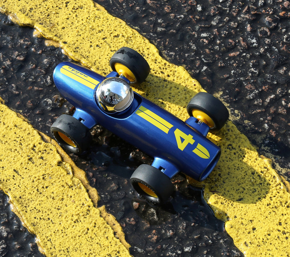 Playforever Malibu Lucas Racing Car