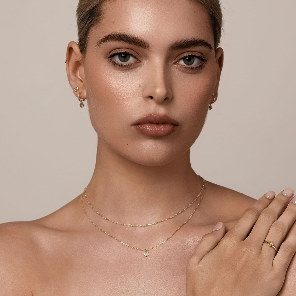 Dotty Necklace (Crystal Quartz/Gold)
