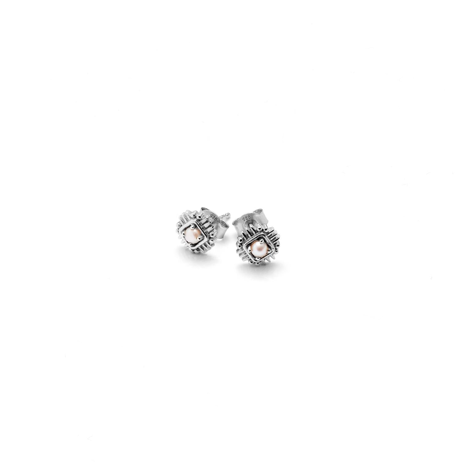 Petite Perle Stud Earrings (Pearl/Silver)